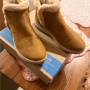 Clarks Women's Brown Fur-Lined Boots